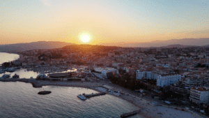 Vue aérienne drone de Cannes et La Croisette lors du Festival de Cannes 2024
